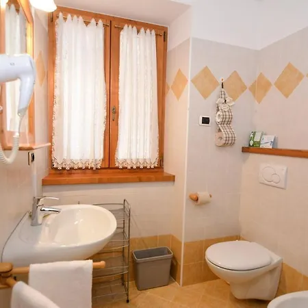 Room & Breakfast Ca Mea Dina Bezzecca Exterior photo